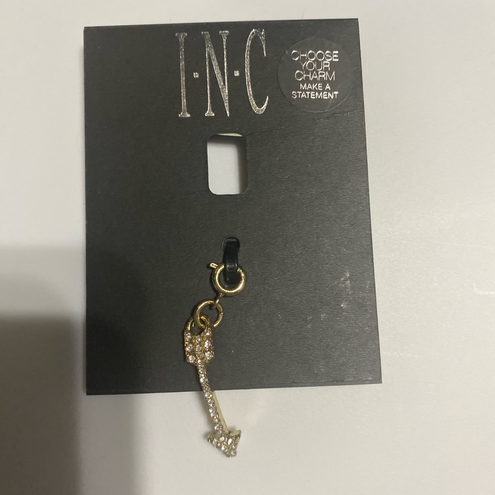 🆕 INC Gold Arrow Charm